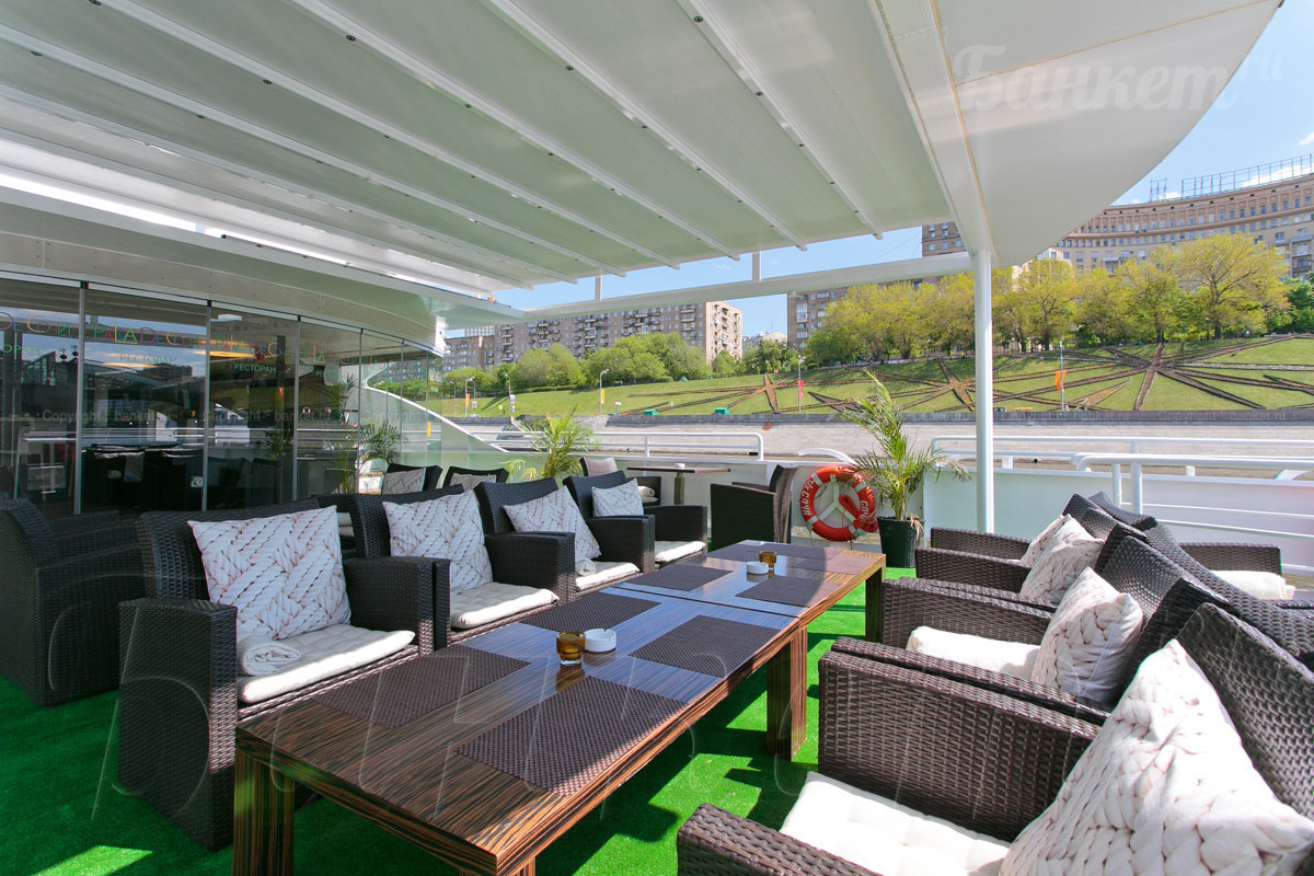 Палуба с баром — Palma de Sochi