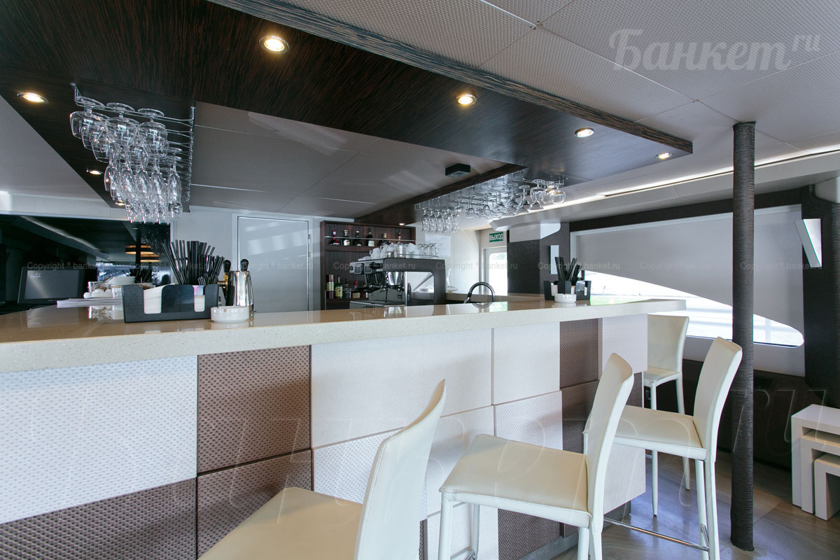 Палуба с баром — Palma de Sochi