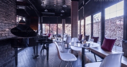 Зал на первом этаже — подробнее о зале