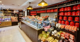 Первый этаж — интерьер зала