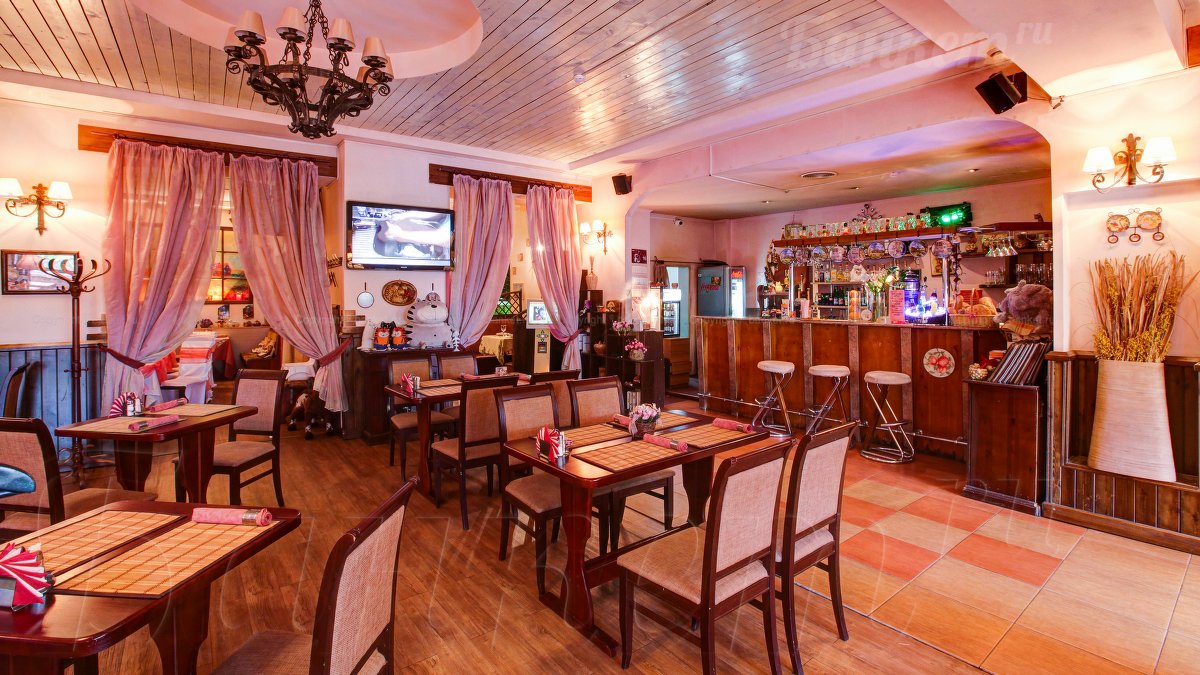 Основной зал — Фарфалле