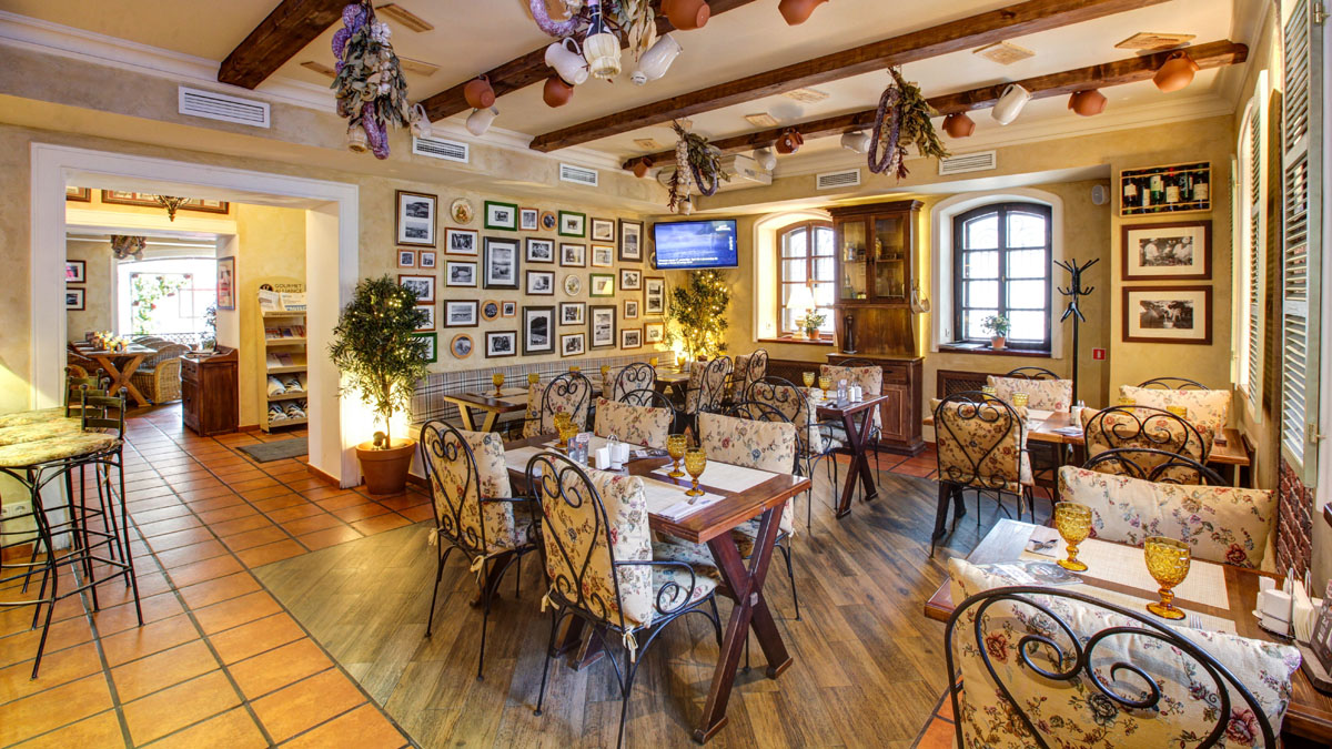 Малый зал на 1 этаже — Ресторан Tutta La Vita