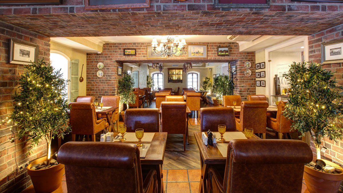 Большой зал на втором этаже — Ресторан Tutta La Vita