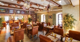 Большой зал на втором этаже — интерьер зала