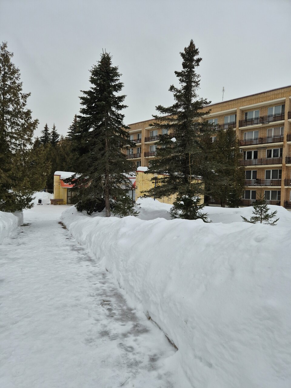 Загородный банкет-холл "Солнечный" — Загородный банкет-холл "Солнечный"