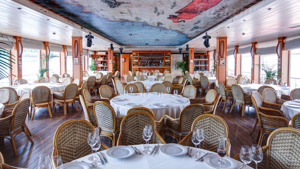 Банкетный зал — Ресторан-яхта Чайка