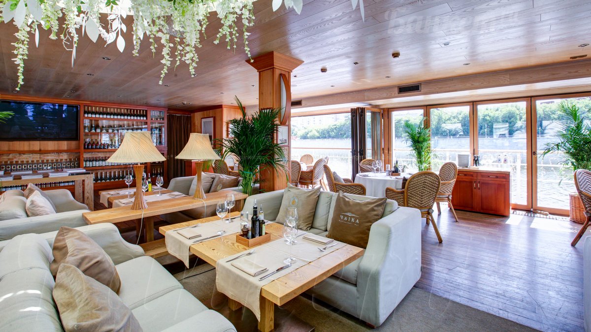 Мягкий зал — Ресторан-яхта Чайка