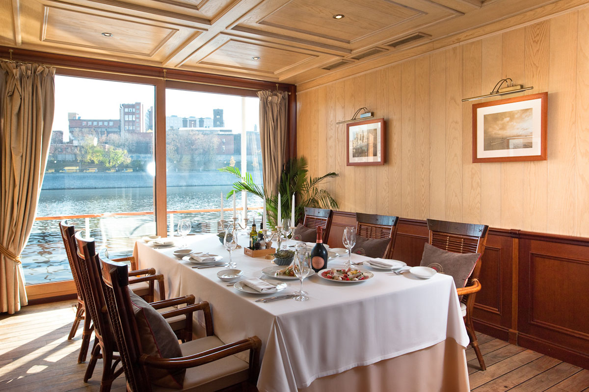 Вип зал 1 — Ресторан-яхта Чайка