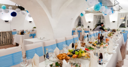 Зал Кафе Вино и сыр — интерьер зала