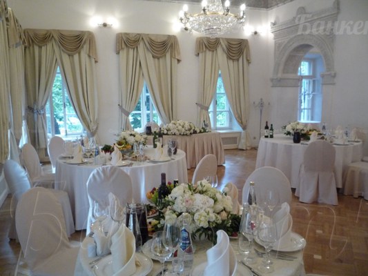 Зал Малый Кабинет «Бельэтаж» — банкетный зал Особняк на Кожевнической / Вино и сыр