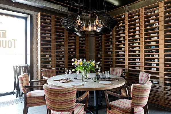 Touche’ wine bar&kitchen / Туше, Основной зал — фото