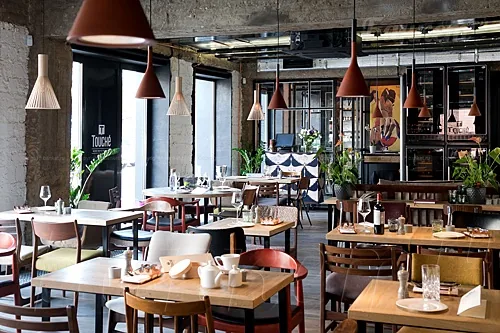 Основной зал — Touche’ wine bar&kitchen / Туше