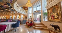 Зеркальный — интерьер зала