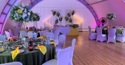 Шатер Картмазовские пруды — интерьер зала