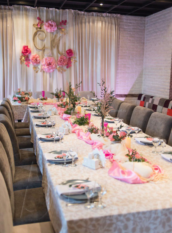 Основной зал — Loft-Кафе Малаша