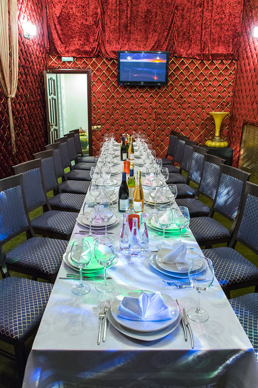 Восточный зал (караоке) — Ресторан Мифос закрыт