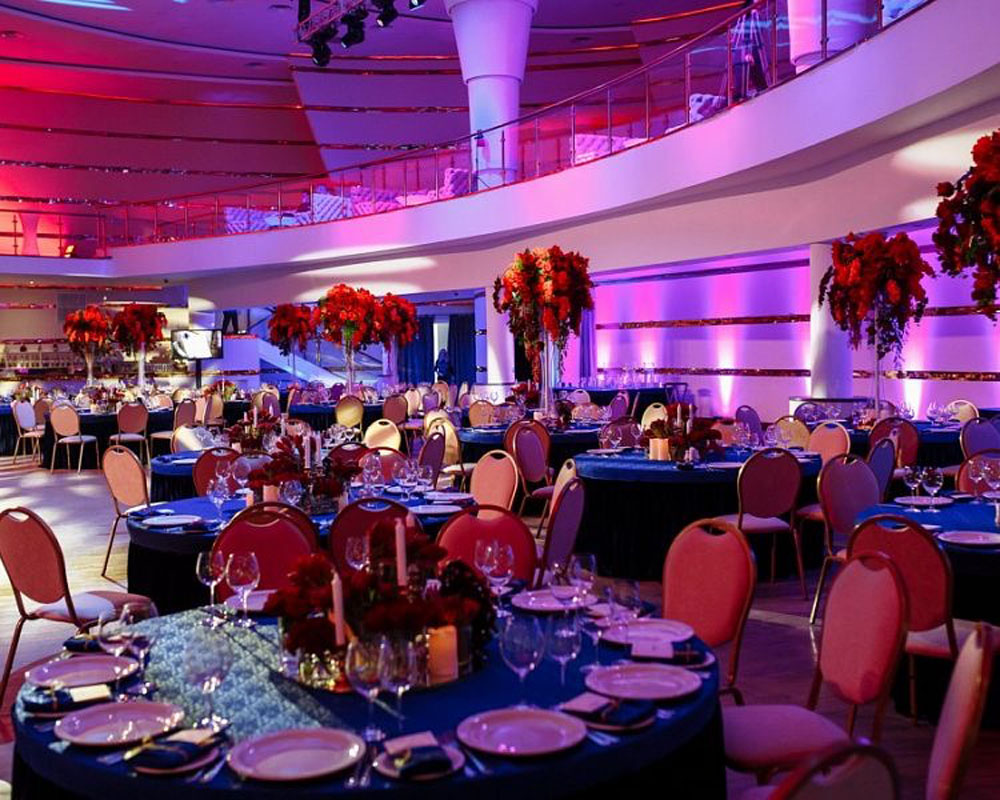 Основной зал — Мир