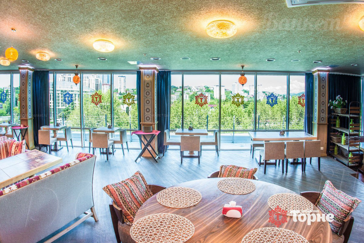 Основной зал — Чайхана Торне