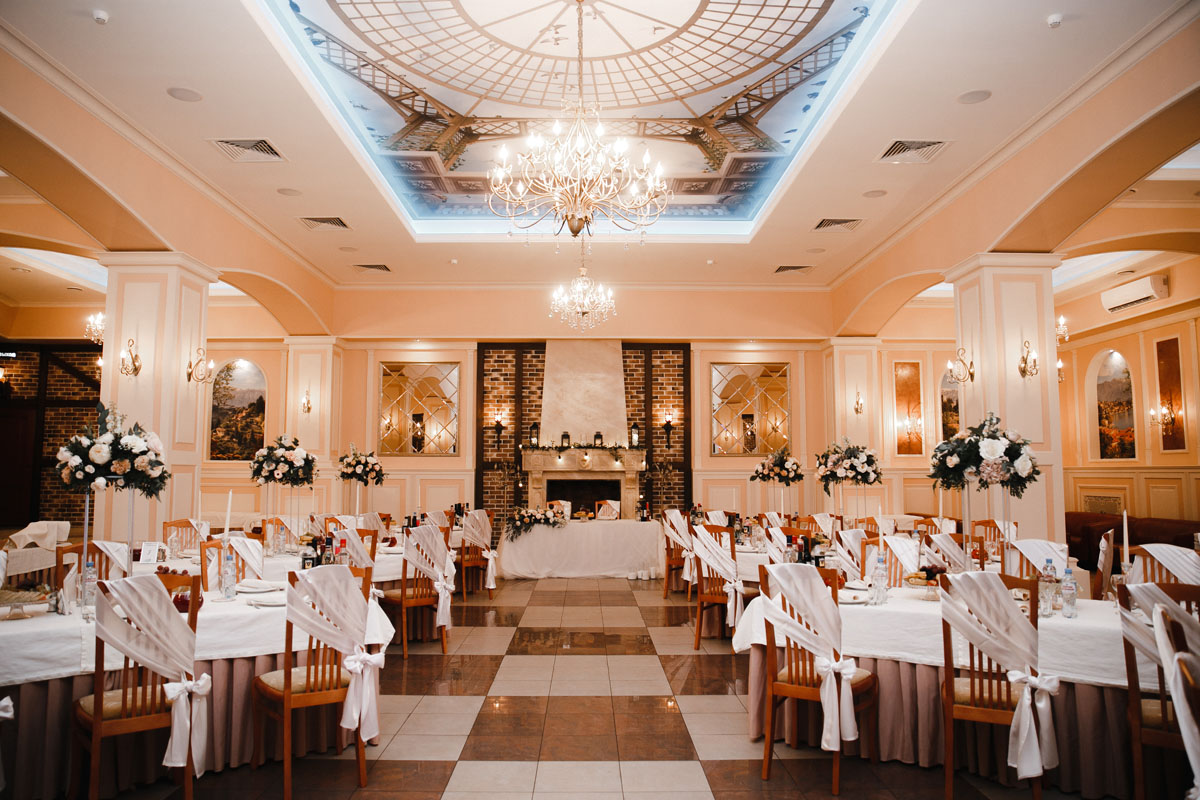 Большой зал (зал с камином) — Эллеон