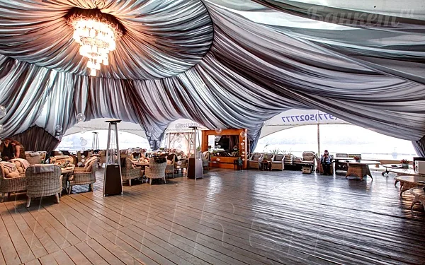 Шатер — Ресторан River Club Moscow, Москва