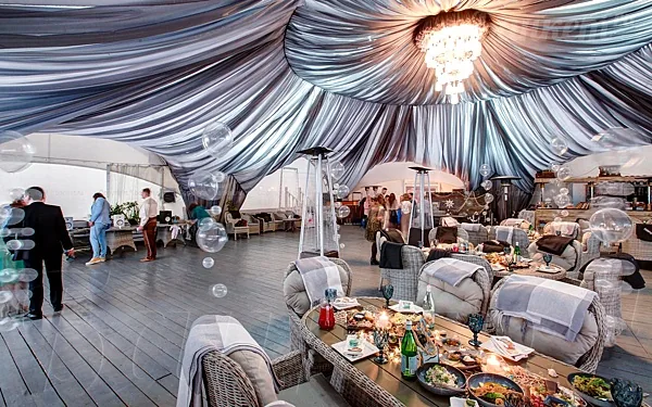 Шатер — Ресторан River Club Moscow, Москва