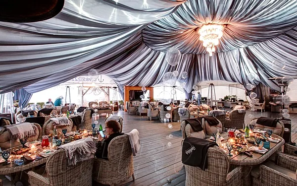Шатер — Ресторан River Club Moscow, Москва