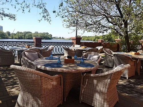 Летняя веранда — Ресторан River Club Moscow