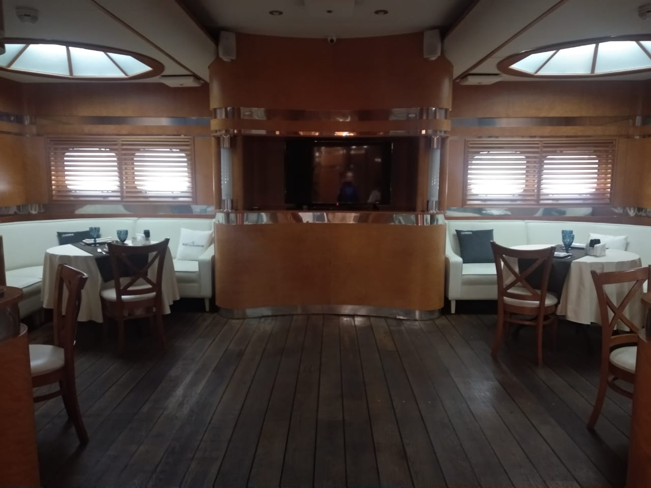 Зал Виски — Ресторан River Club Moscow