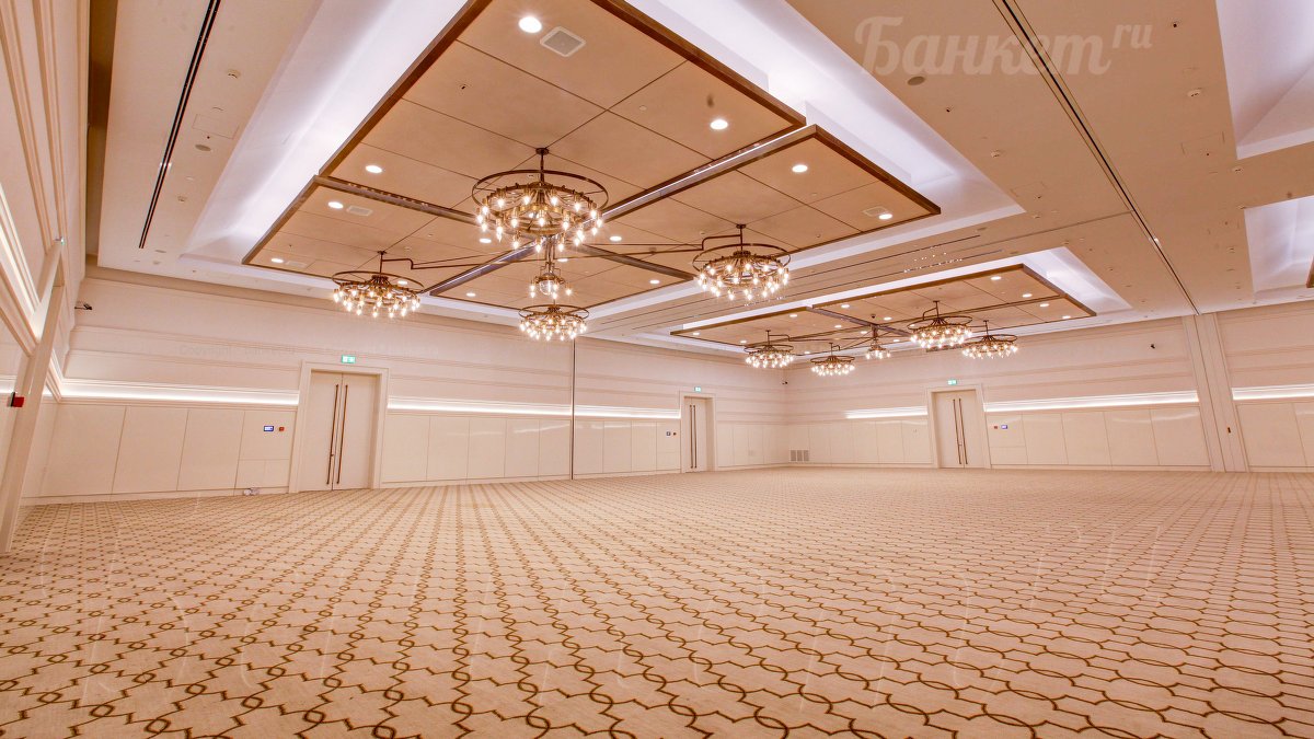 Основной зал — Crystal BallRoom