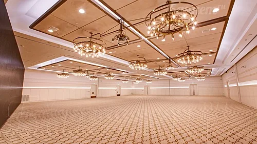 Основной зал — Crystal BallRoom