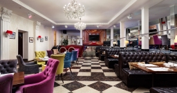 Основной зал — интерьер зала