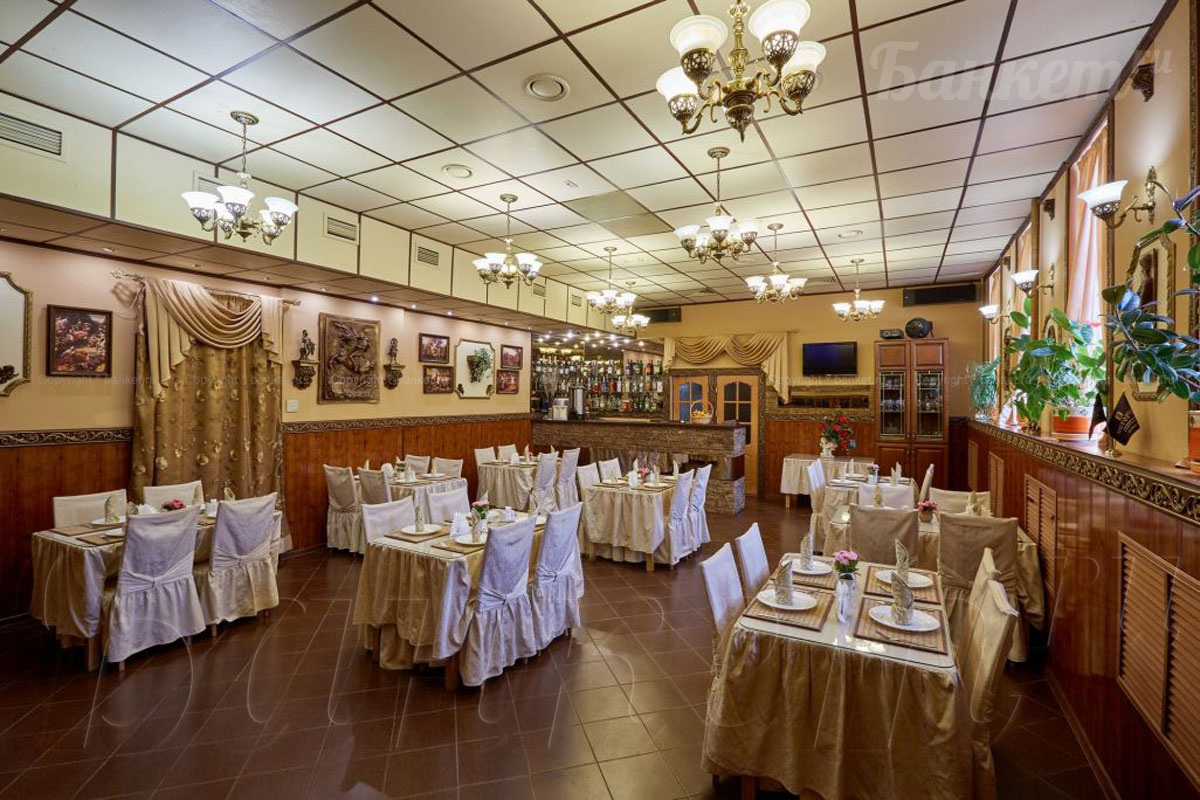 Основной зал — Кафе История