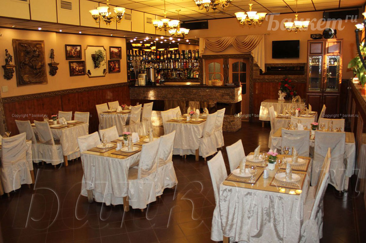 Основной зал — Кафе История