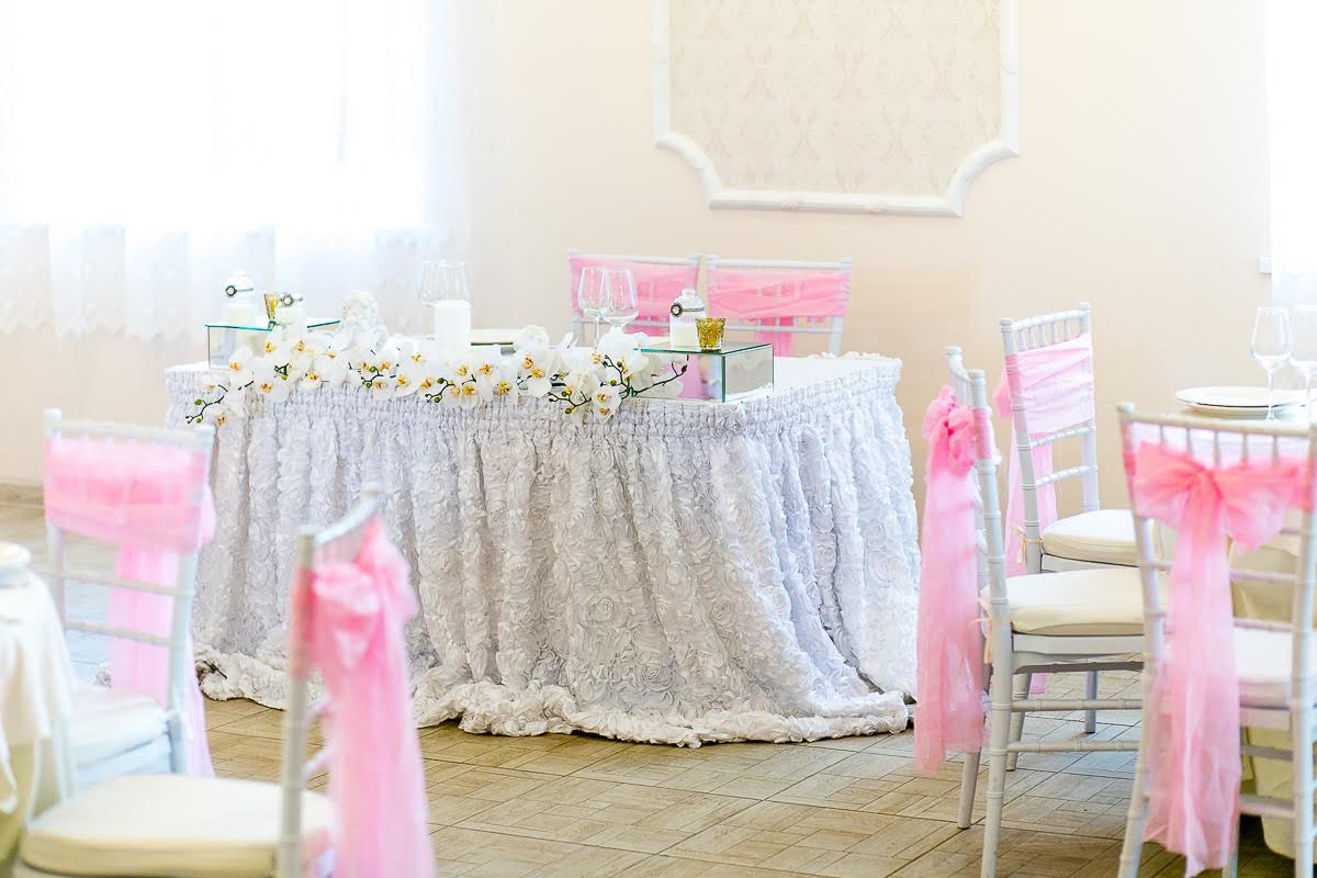 Банкетный зал на втором этаже — банкетный зал Дом у Озера, фото