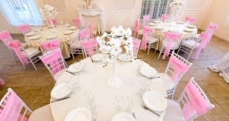 Банкетный зал на втором этаже