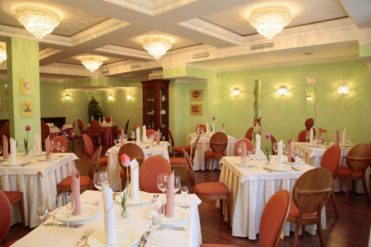 Малый зал — Ревиталь Парк