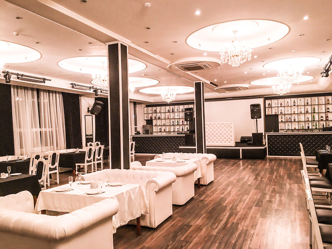 Зал на 120 человек — банкетный зал Garnet Club, фото