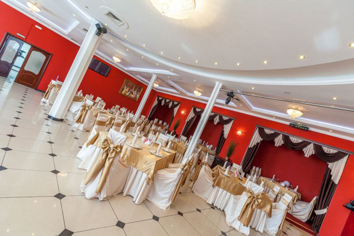 Банкетный зал на 150 человек — фото 6