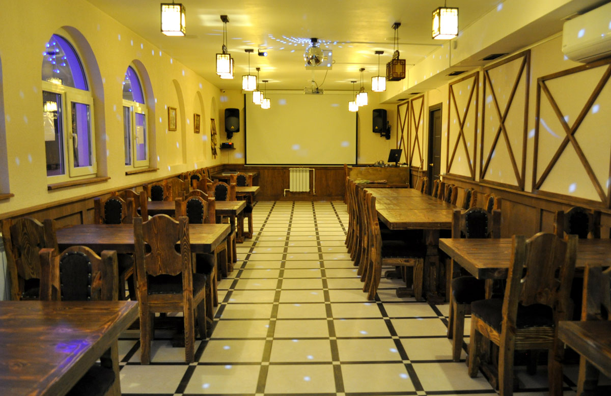 Штаб квартира Фрау Мюллер — Зал на 40 человек, фото банкетного зала