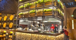 Основной зал