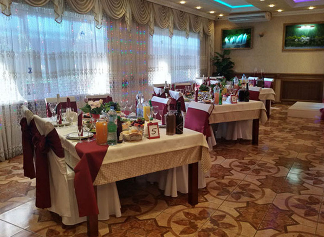 Большой зал — Лебединое озеро