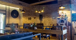 Кафе-бар — интерьер зала