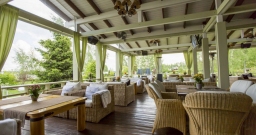 Летняя веранда — интерьер зала