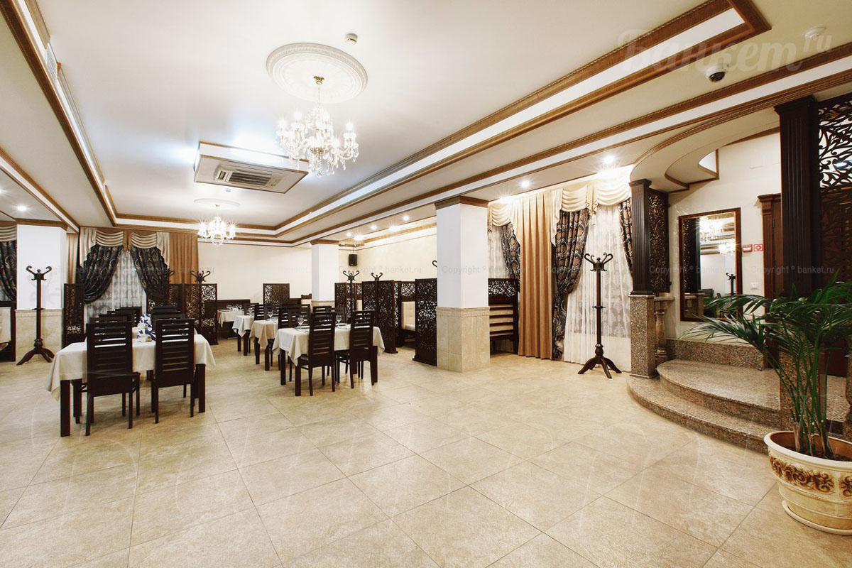 Основной зал — Кафе Михас / Mihas