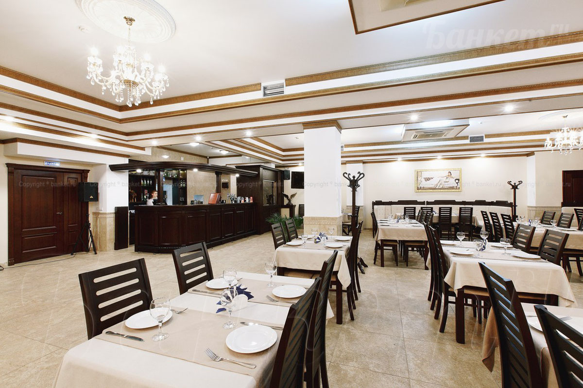 Основной зал — Кафе Михас / Mihas