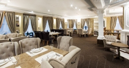 Основной зал