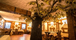 Основной зал — интерьер зала