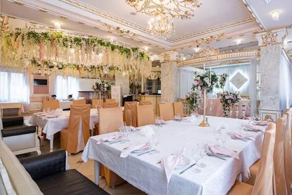 Основной зал