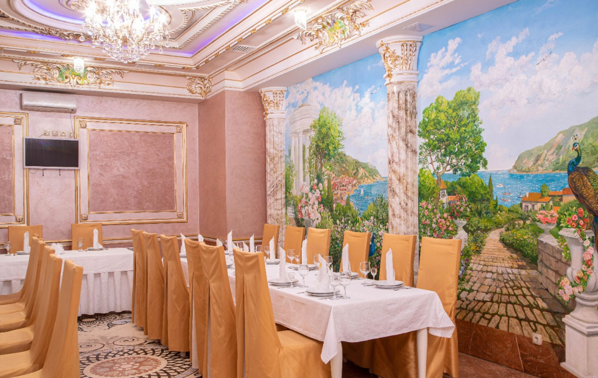 Малый зал — Версаль