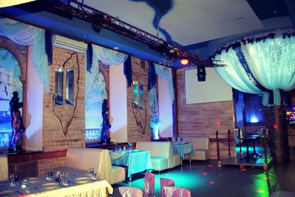 Основной зал